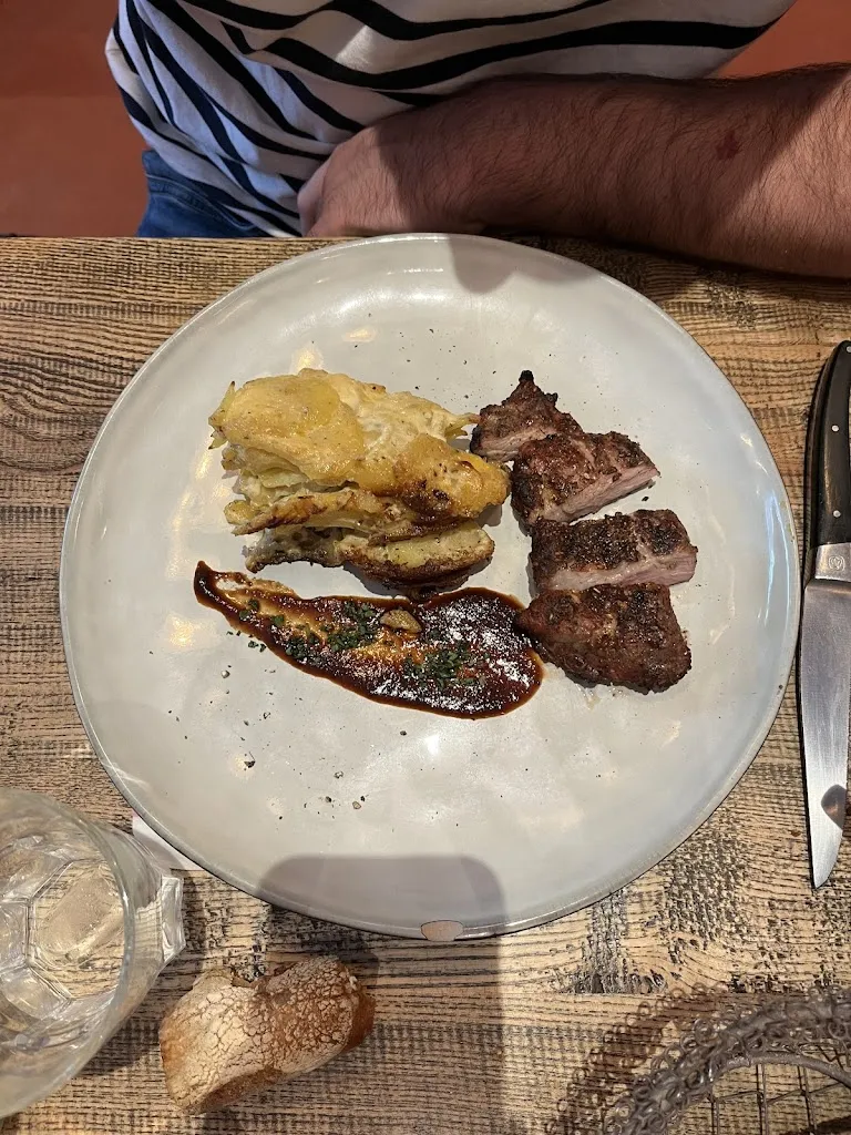 Laura Gld_Restaurant La Maison Vieille France_Saint-Gély-du-Fesc_review