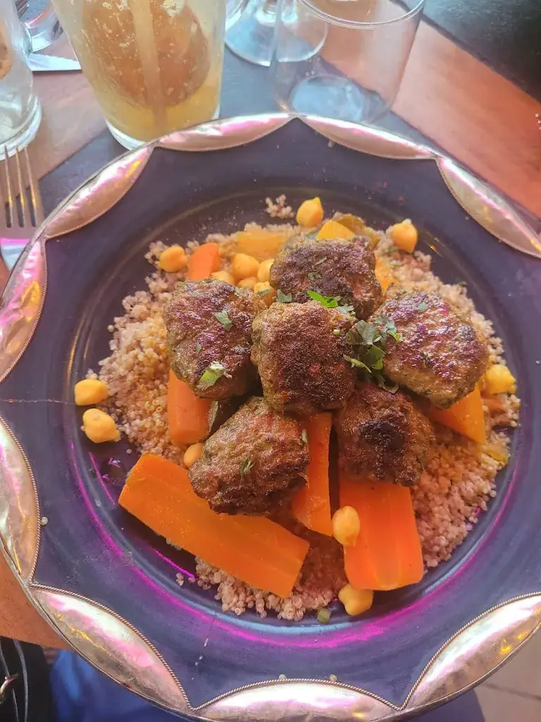 Manon Sanz_Ô Jasmin_Saint-Gély-du-Fesc_review