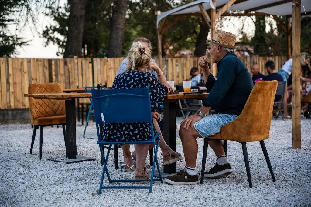 La Guinguette Saint Gilloise_Saint-Gély-du-Fesc_slider_image_1