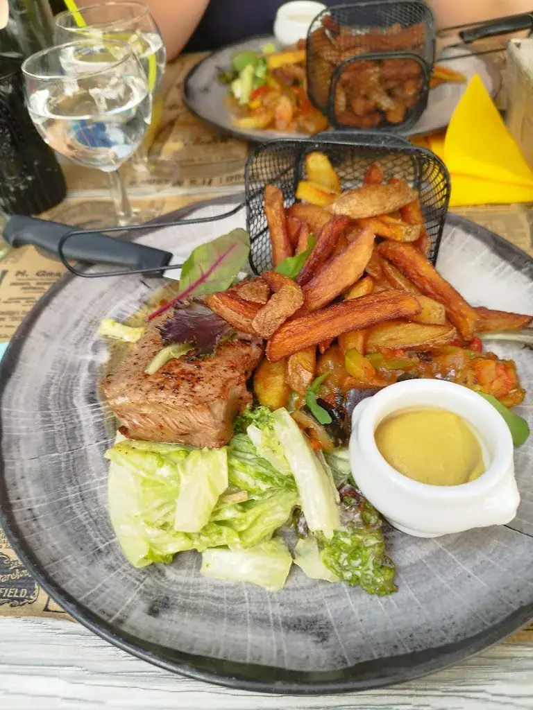 cyril arditti_Restaurant Saveurs & Tradition_Villette-de-Vienne_review