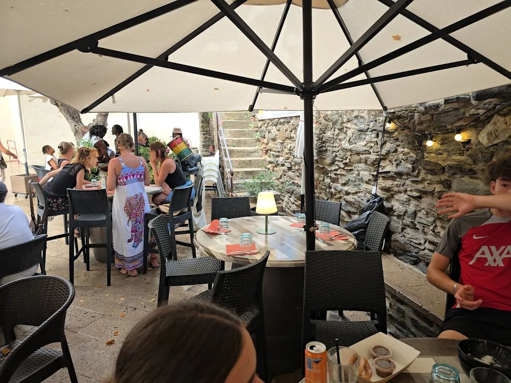 Koen van Elst_L'Insolite Brasserie Glacier en bord de mer de Collioure_Collioure_review