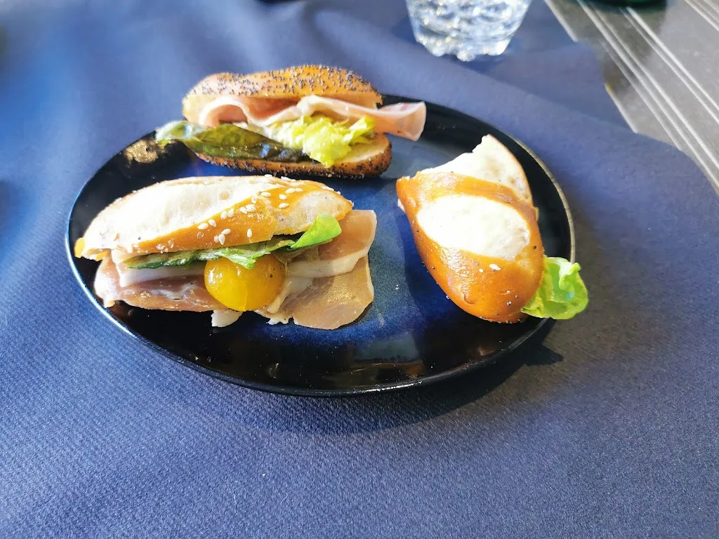 Hans Freixas_L'Escale Bleue - Restaurant de poissons frais local_Collioure_review