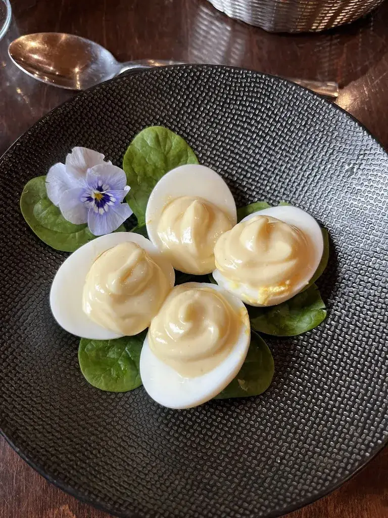 Ionut Khaled_Le Rouge et Noir_Loriol-sur-Drôme_review