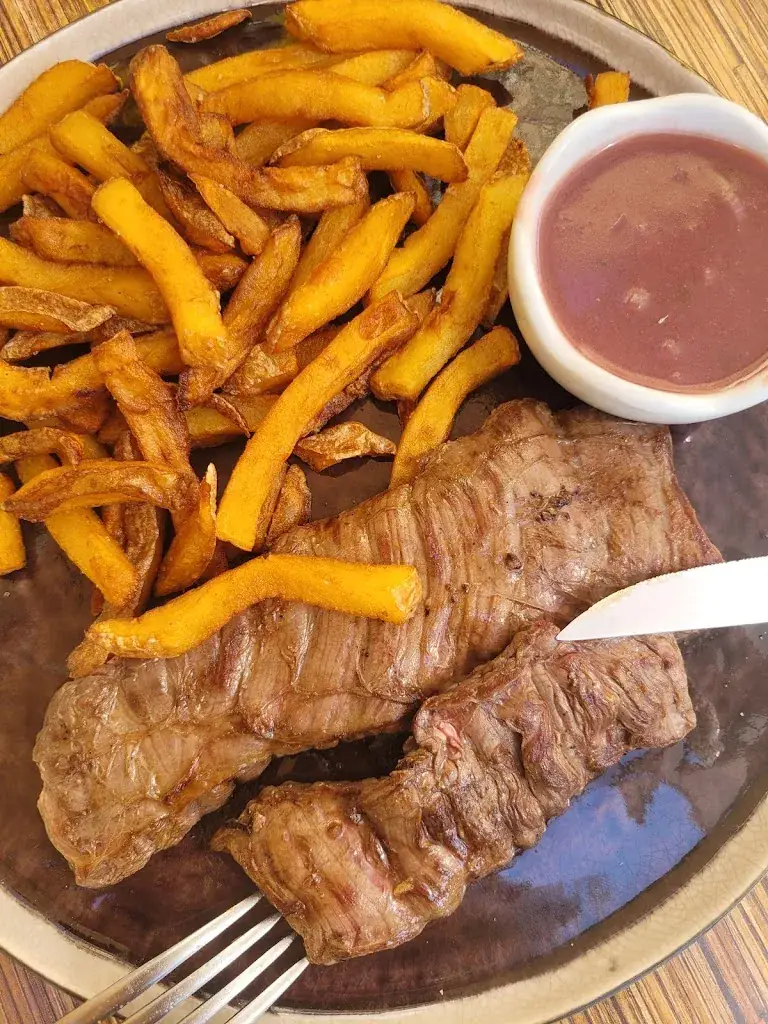 Bruno Francillon_Bar à L’Essentiel_Connaux_review