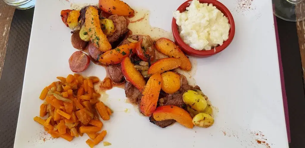 Vivienne Duppenthaler_Chez Ma Mère_Cavillargues_review