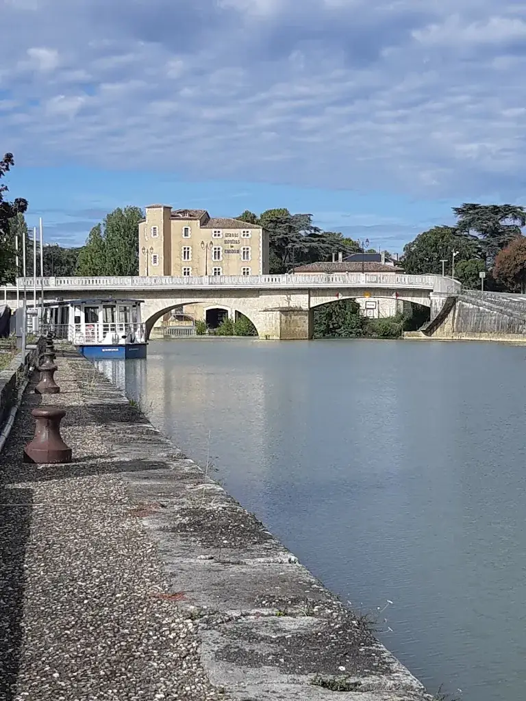 Les Jardins De La Baïse_Condom_slider_image_1