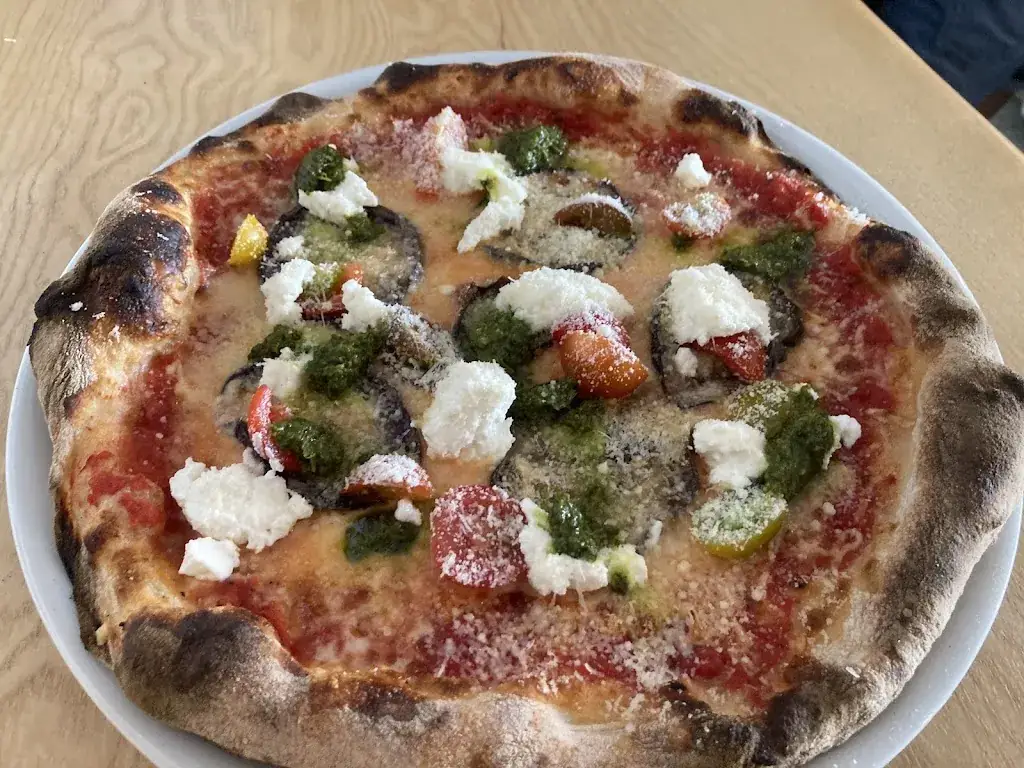 La Fabrique Pizza & Pasta_Condom_slider_image_2