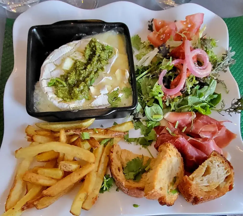 La maison restaurant in Conques-sur-Orbiel