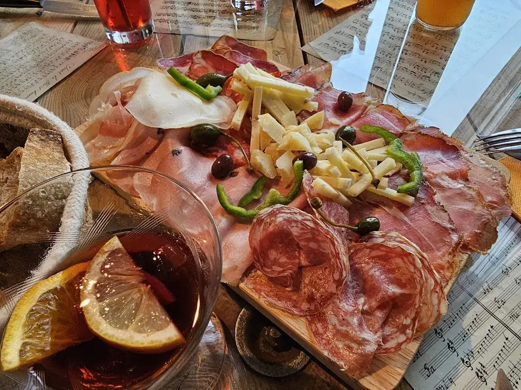 S. Callipyge_Cordes-sur-Ciel_slider_image_2