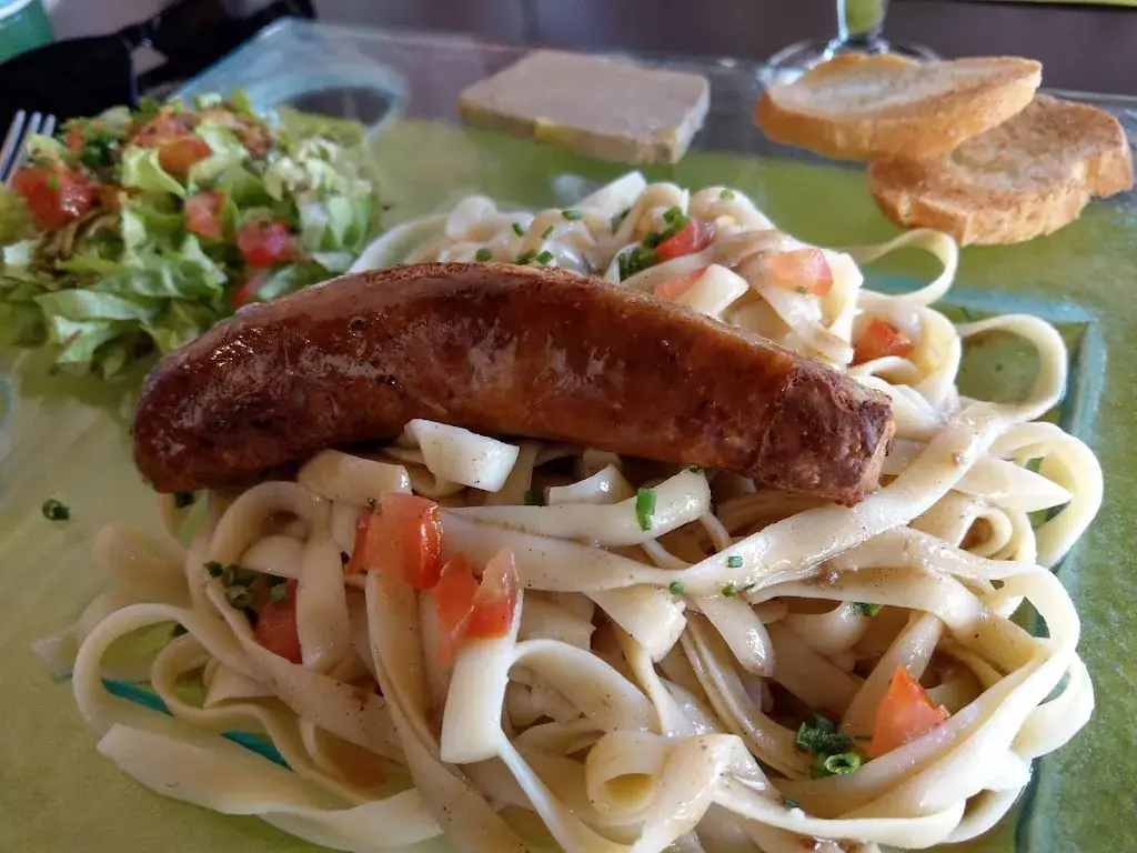 Daniel Schwarz Carigiet_Table D'Yvonne_Cordes-sur-Ciel_review