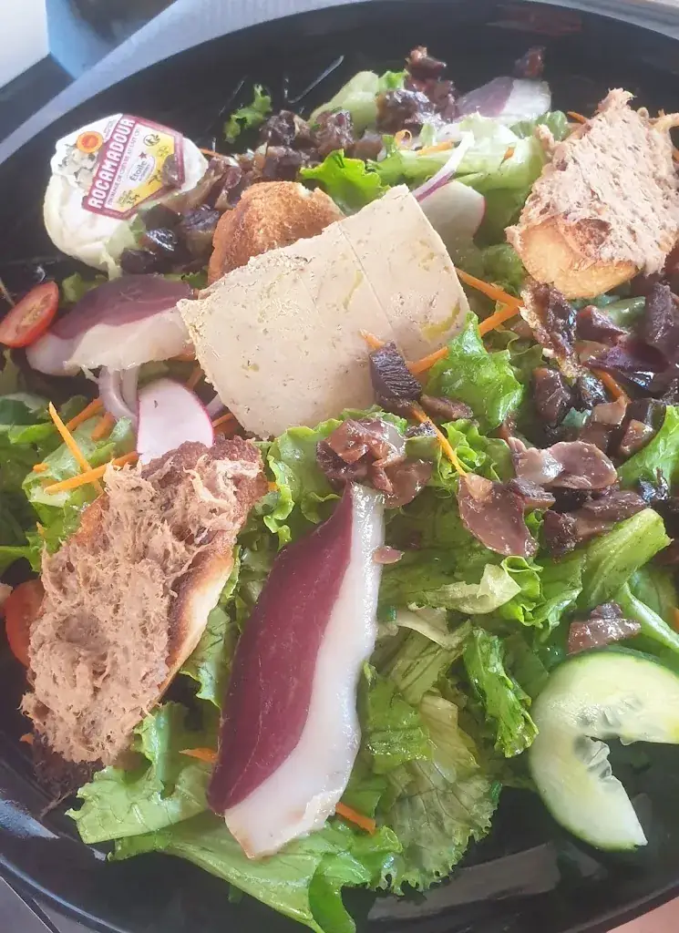 Mélanie HAUSSY_Table D'Yvonne_Cordes-sur-Ciel_review