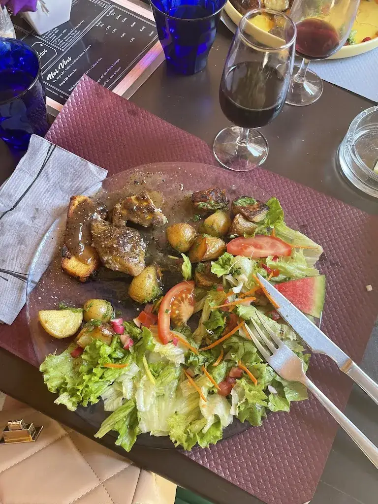 Océane K_Table D'Yvonne_Cordes-sur-Ciel_review