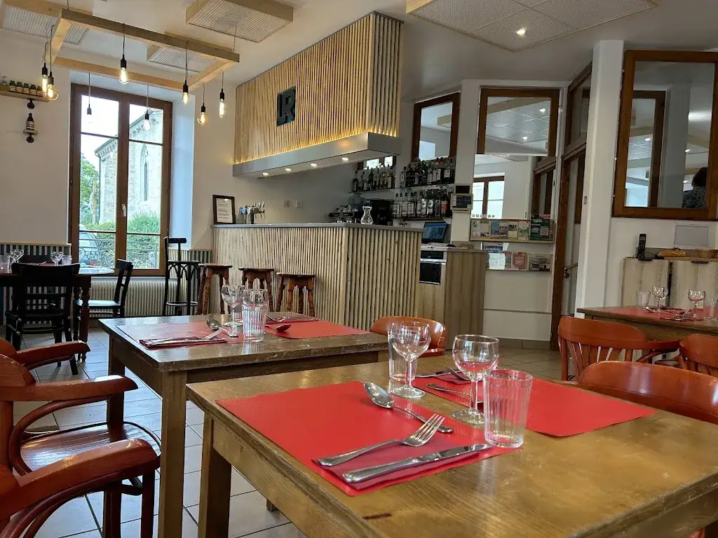 Le Ruisseau restaurant in Beurières