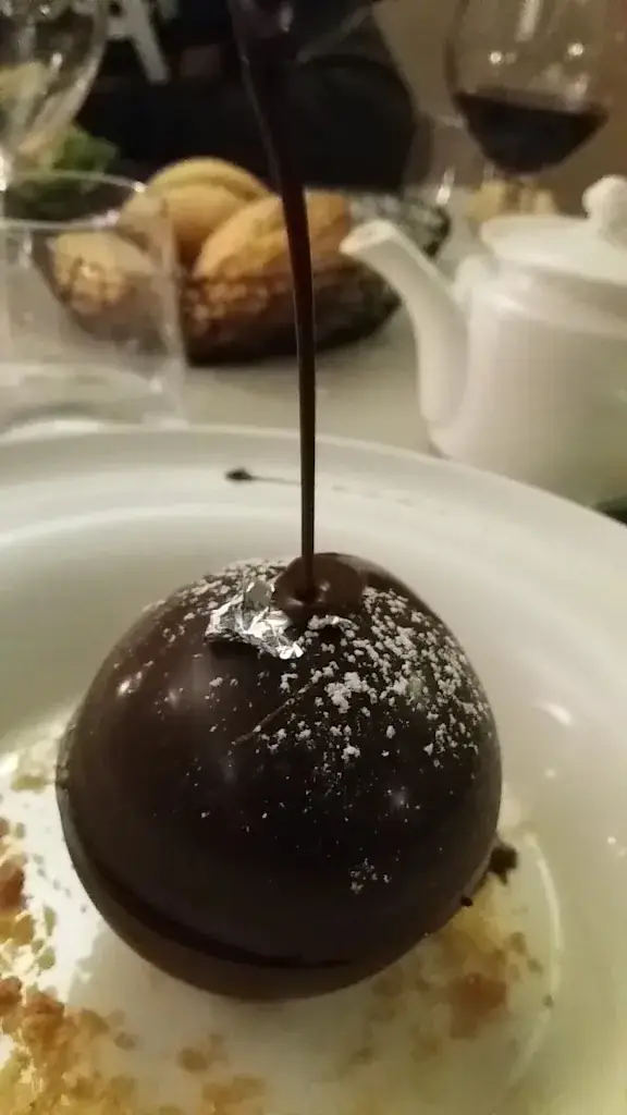 Logis Hôtel Restaurant SPA Les Oliviers ristorante a Loriol-sur-Drôme