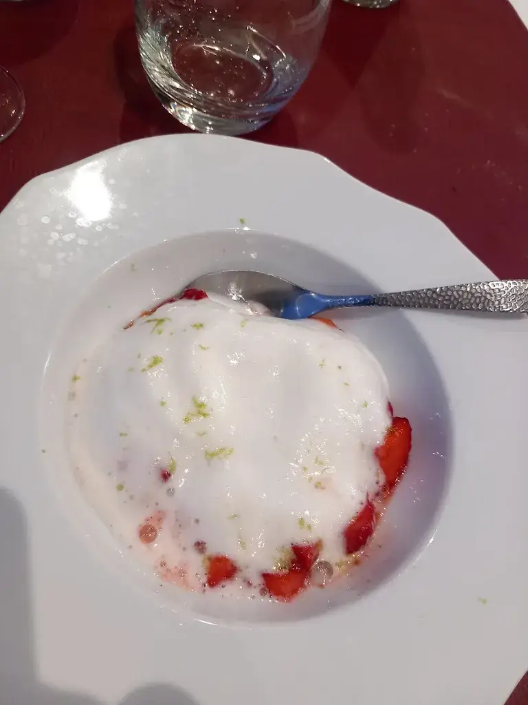 Philippe SAINT-PE_Sur Le Pouce_Cordes-sur-Ciel_review