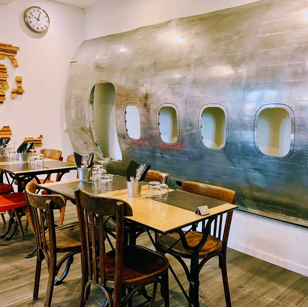 L'Aérogare restaurant à Saint-Sulpice-la-Pointe
