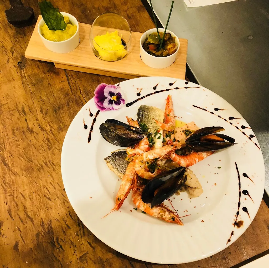 O Castela_Saint-Sulpice-la-Pointe_slider_image_2