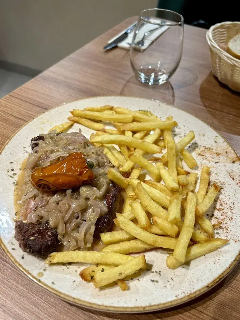 Nawal Benzaid_Akila Restaurant_Colomiers_review