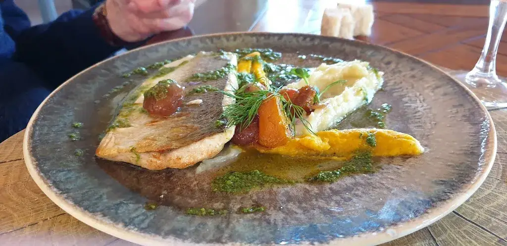 La Table de Y'Anne_Meillerie_slider_image_2