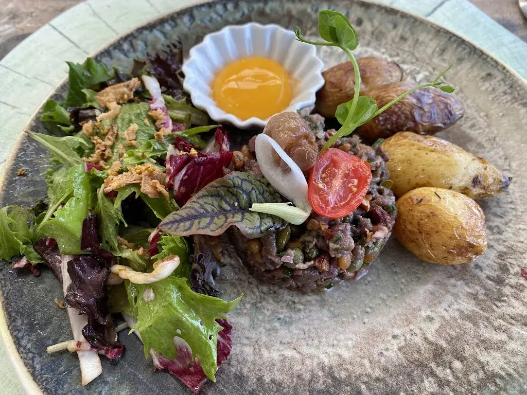 La Table de Y'Anne_Meillerie_slider_image_3