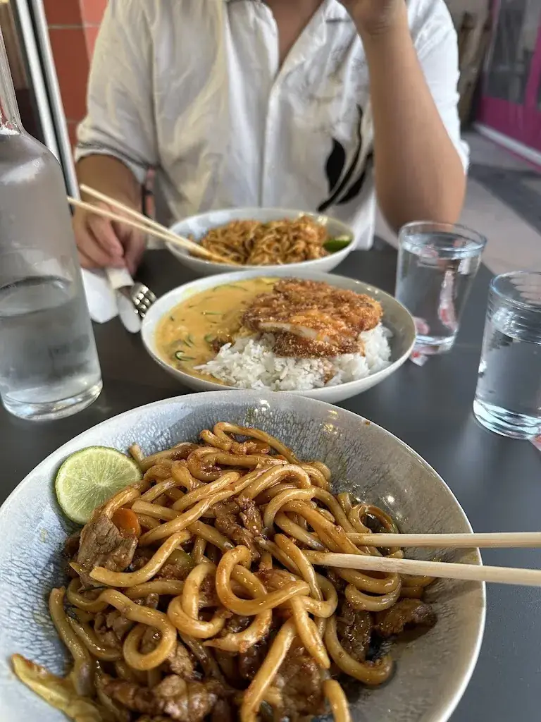 Marisa Sans_Wok & Sushi Restaurant_Colomiers_review