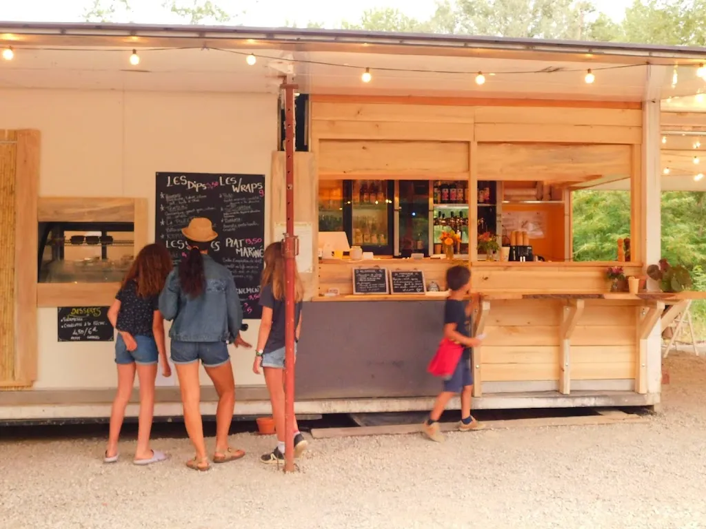 Le Ventriloque Guinguette Restaurant in Couiza