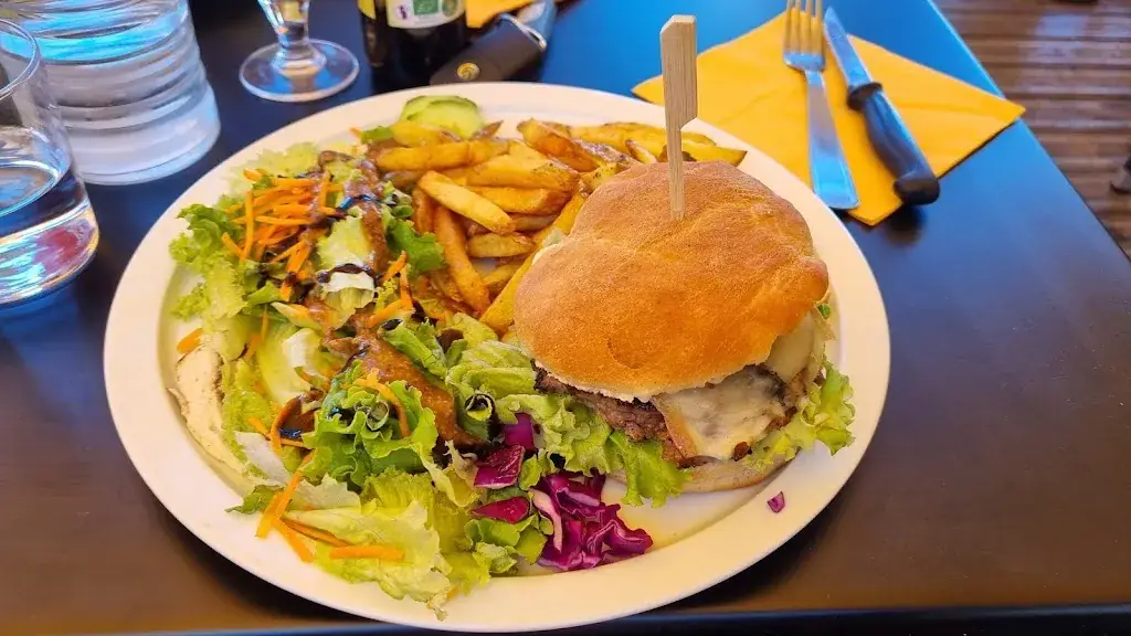 Martin Černý_Bus restaurant Plein champs_Couiza_Bewertung