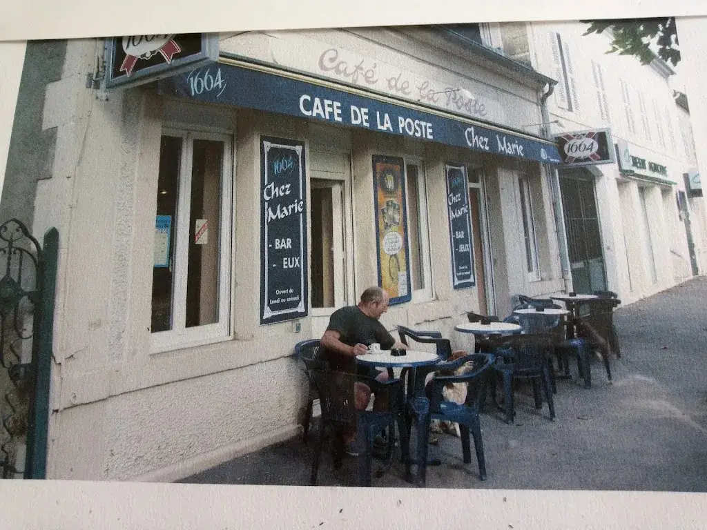 Café de la Poste "Chez Marie" restaurant à Lurcy-Lévis