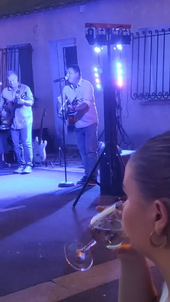 Le Zinc Creissan_Creissan_slider_image_2