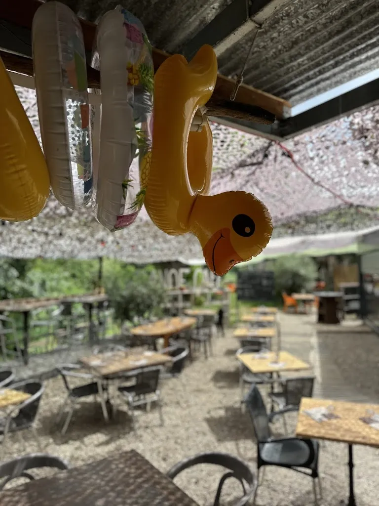 Canoë Cafe (Guinguette) restaurant in Creissels