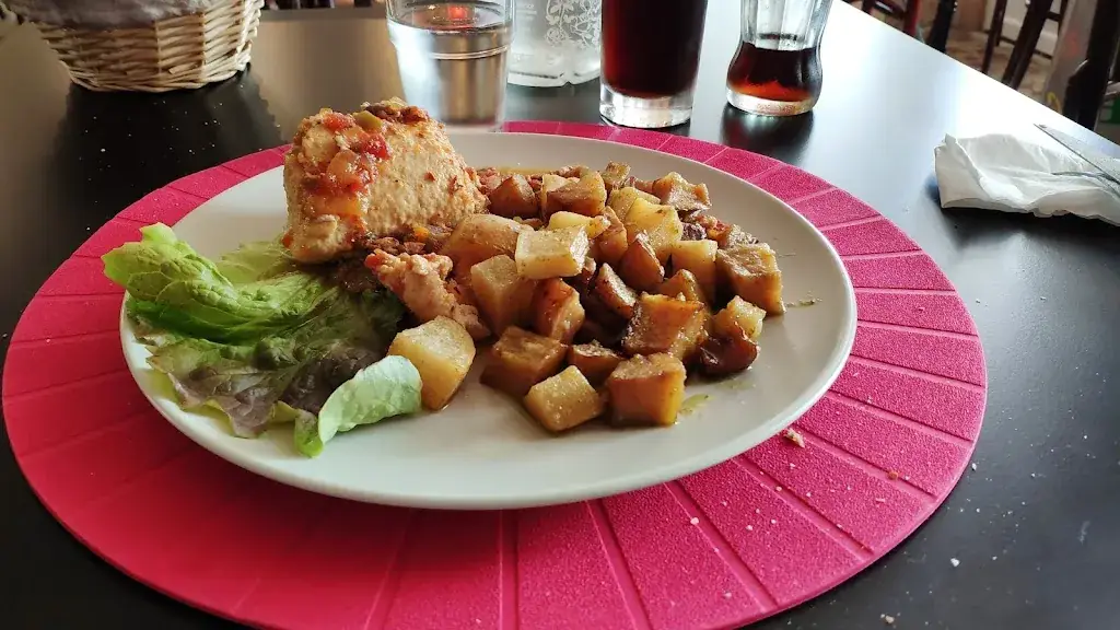 Café de l'Univers_Lurcy-Lévis_slider_image_2