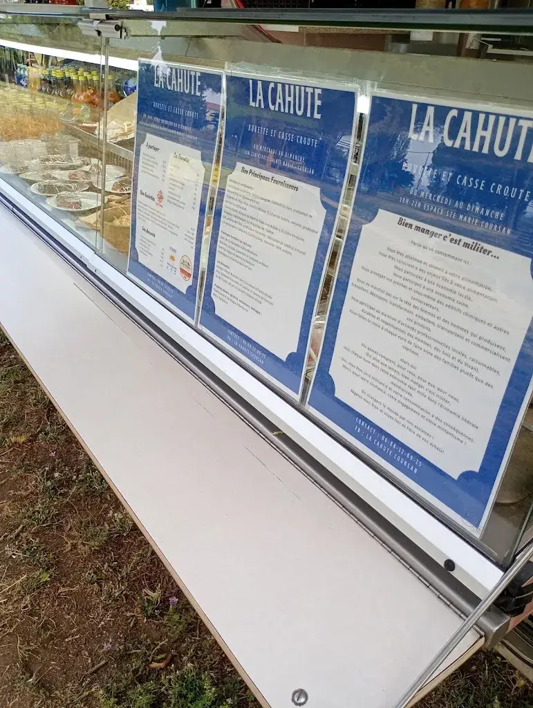 La Cahute Coursan restaurant in Coursan