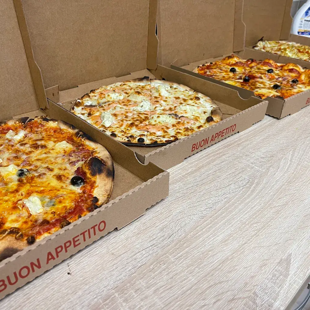 Pizza Manu_Coursan_slider_image_2