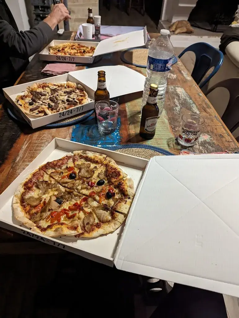 BrannBa_Distributeur Automatique Pizza Chapelle 24H/24H_Coursan_review