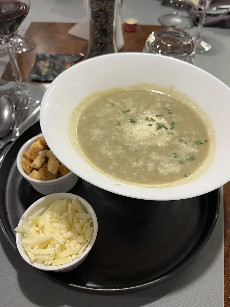 James “James M”_Le Quai_Narbonne_recensione