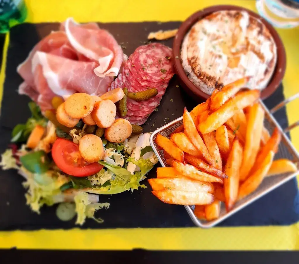 Aurelie Ferrer_Les Jumelles_Coursan_review