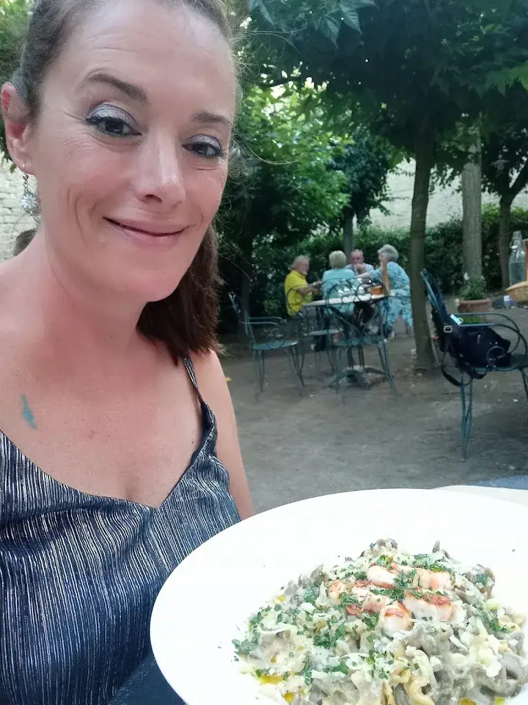 Beatriz Castro Vergara_Le Jardin de la Tour_Carcassonne_review