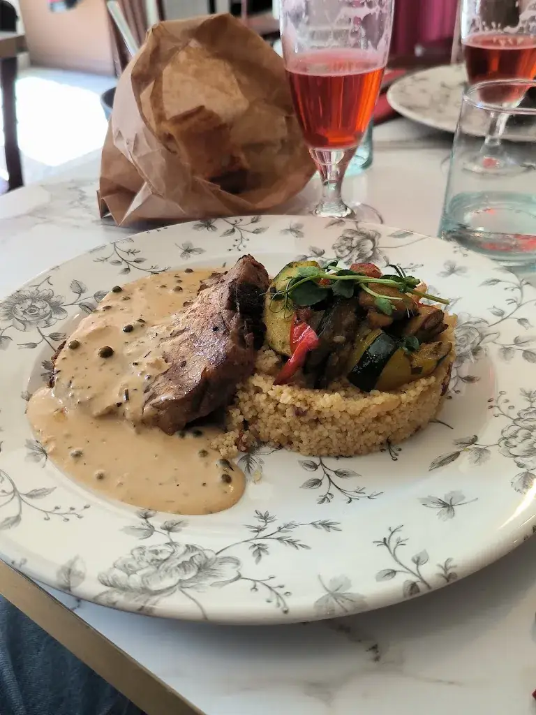 Johann De Antonio_Le Bistrot des canailles_Daux_recensione