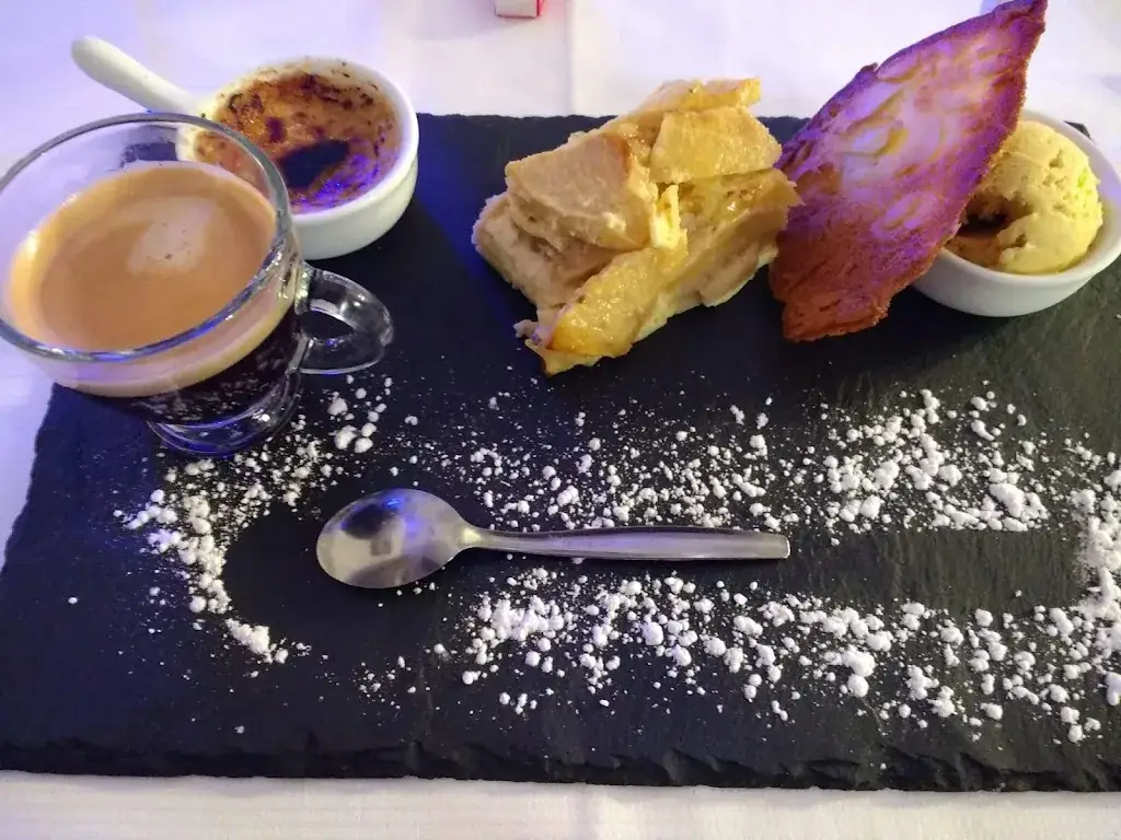 Andy Hayward_Hotel restaurant LOGIS Domaine de Peyrolade_Daux_Bewertung