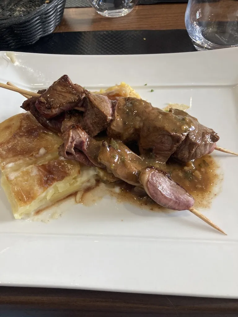 Restaurant Le Louvre restaurant in Tarbes