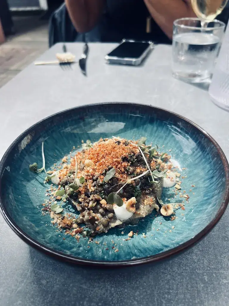 Thais de Freitas_Temps d'Aime_Lattes_recensione