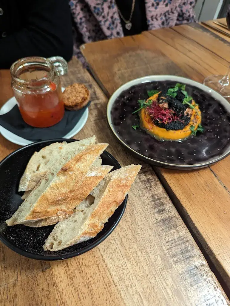 Scott D. Cole_LE GURU_Montpellier_review