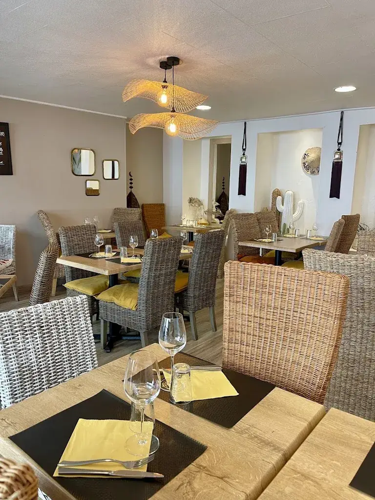 Hélène MARTIN-PRIVAT_La Table De Rédouane_Clermont-l'Hérault_review