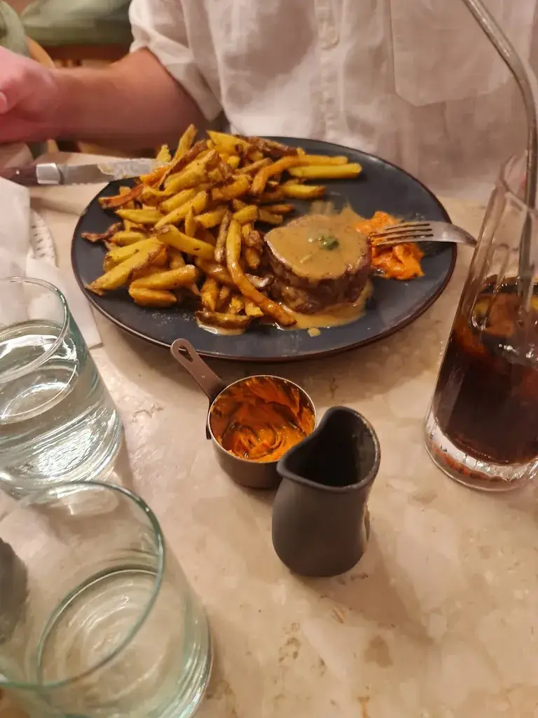 Andy Flight_Angus & Bacchus_Montpellier_review