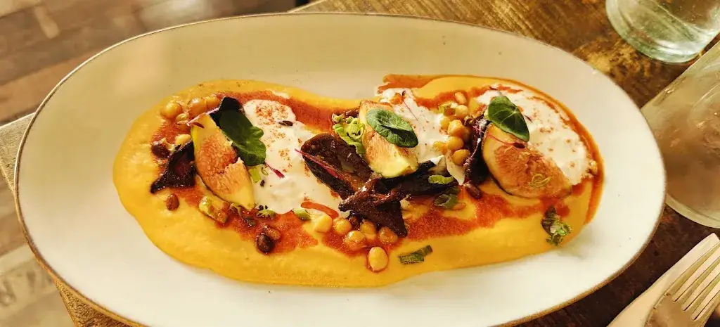 Darius T_Angus & Bacchus_Montpellier_review