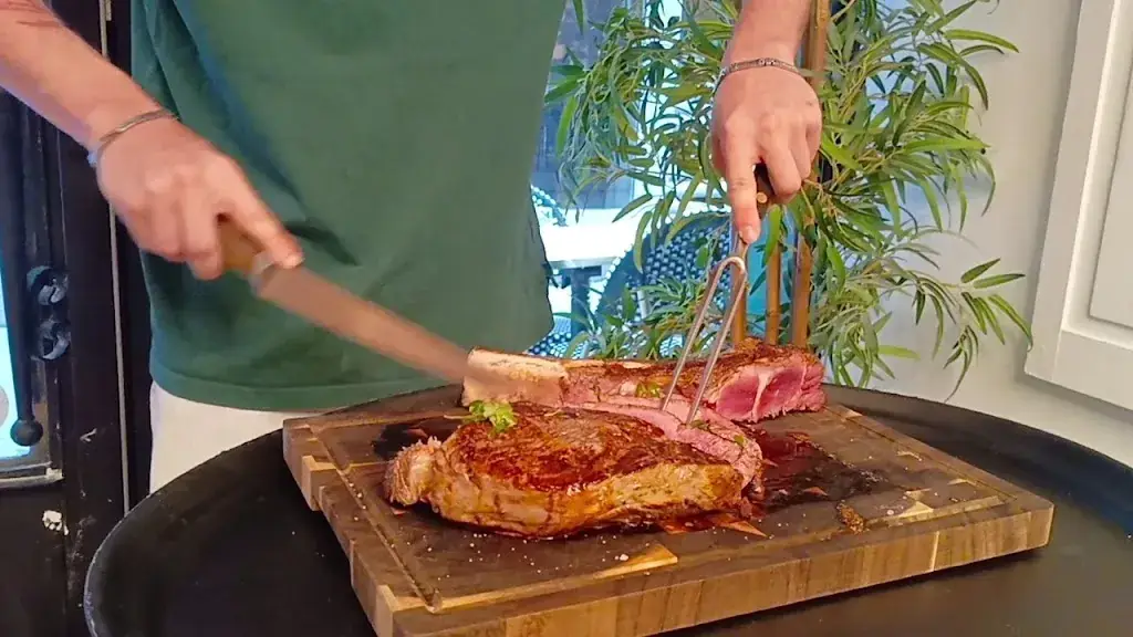 Angus & Bacchus_Montpellier_slider_image_2