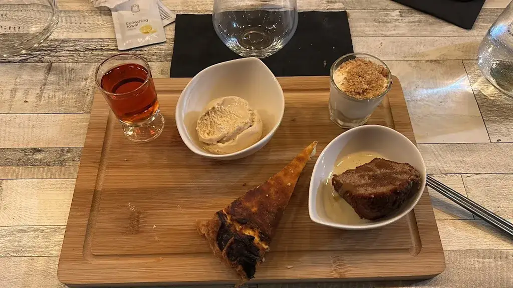 La table Corse_Eaunes_slider_image_3