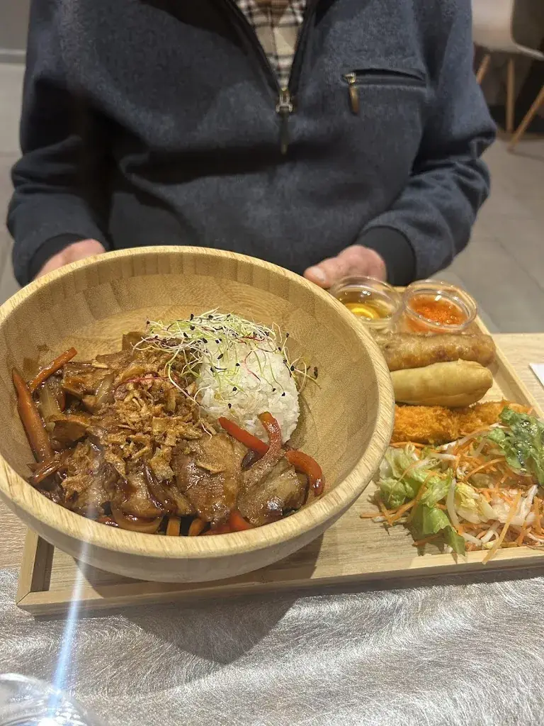 Clément Auriol_Fusion of Asia_Eaunes_review