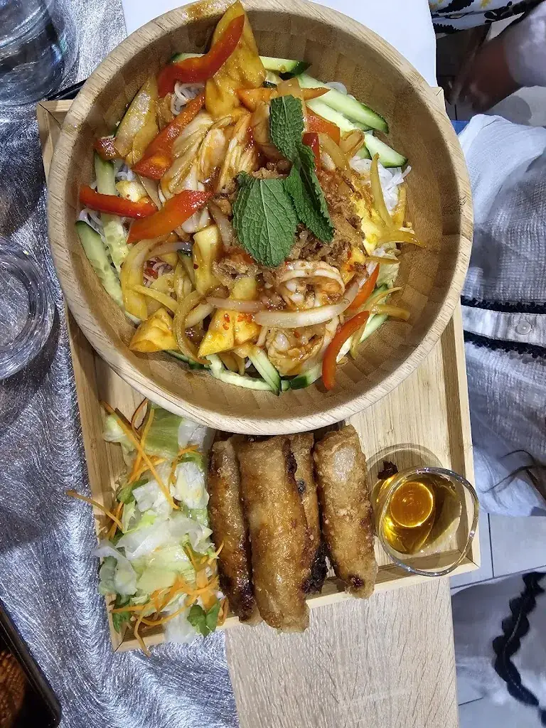 eric jukin_Fusion of Asia_Eaunes_review