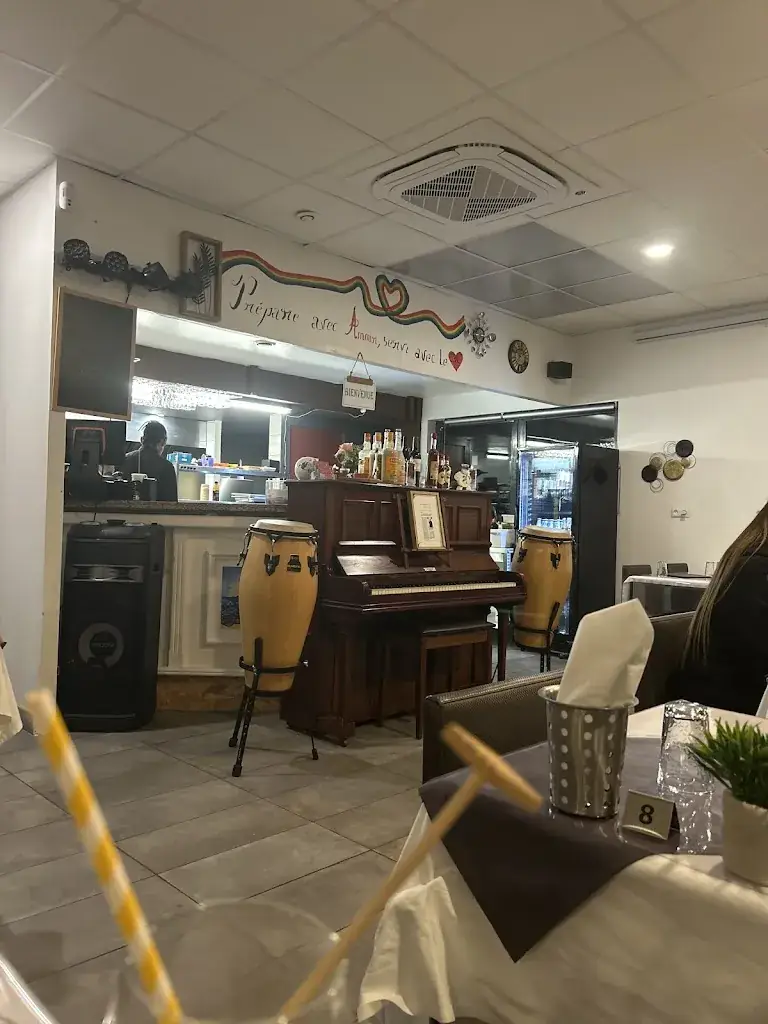 Elodie_Comme a la M_Eaunes_review